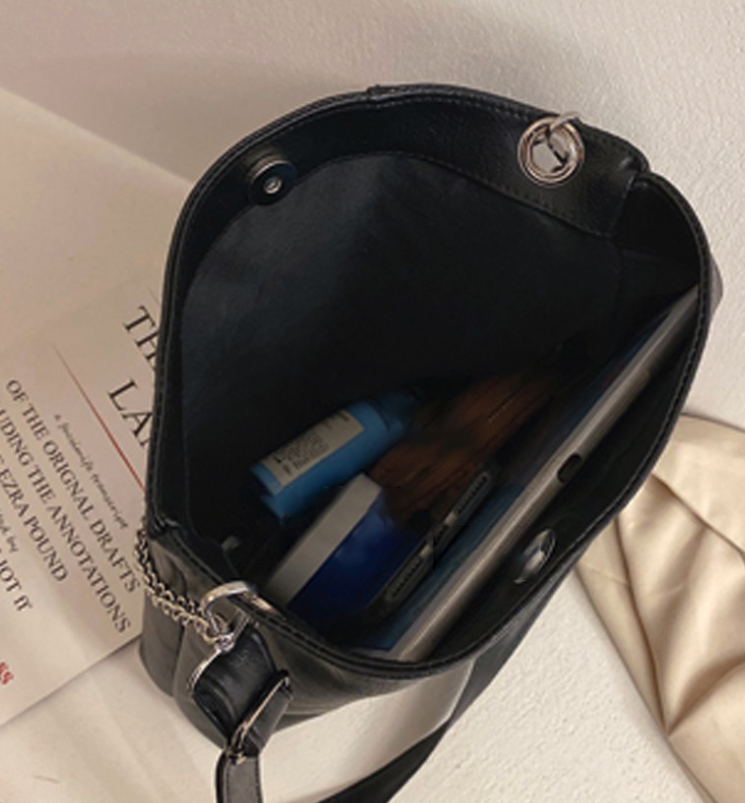 KW80964 Shoulder Handbag Black